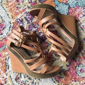Bucco Daiso Gladiator Wedge